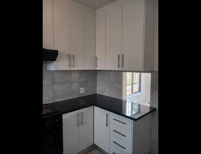 2 BEDROOM DUPLEX FOR SALE IN SCOTTBURGH CENTRAL